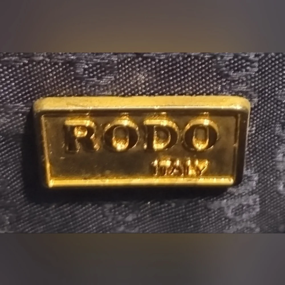 Rodo Black Italian Leather Gold Chain Crossbody Handbag - Picture 9 of 13
